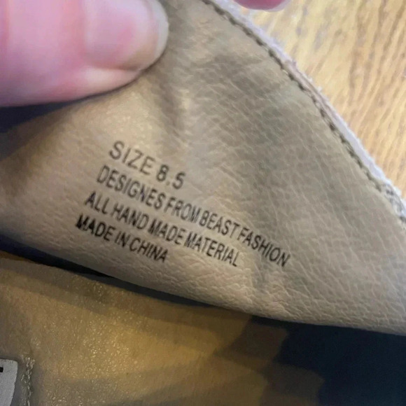 Beast Fringe leather heeled booties Size 8.5 GUC! Bin D - Picture 7 of 8